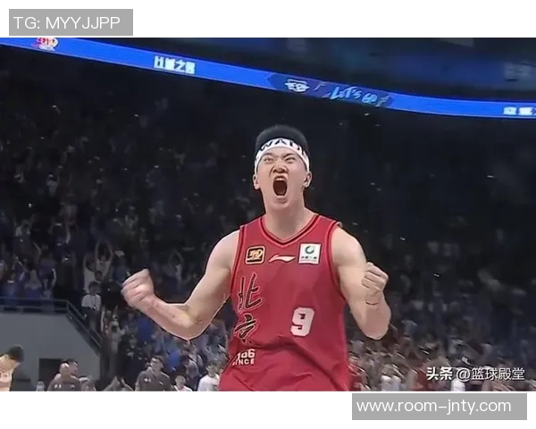 雷蒙出战35分钟高效表现9投6中三分3中6贡献15分6篮板展现实力 雷蒙出战35分钟高效表现9投6中三分3中6贡献15分6篮板展现实力